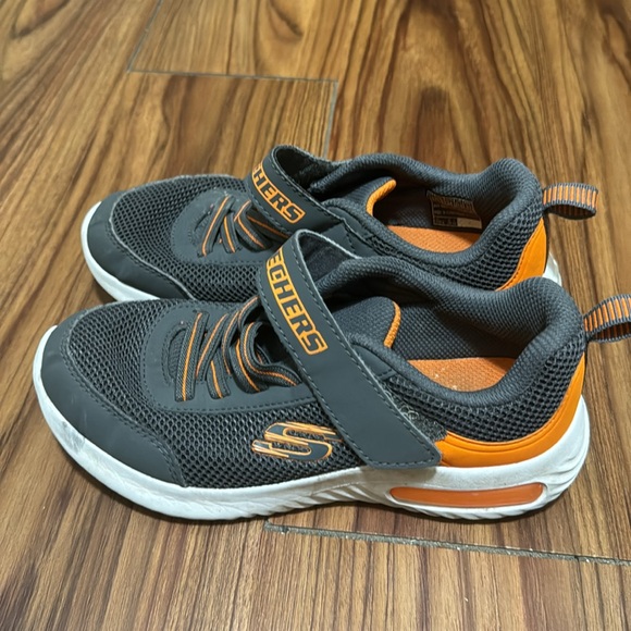 2 Pair of Boys Sketchers Sneakers Size 3 - Picture 2 of 5